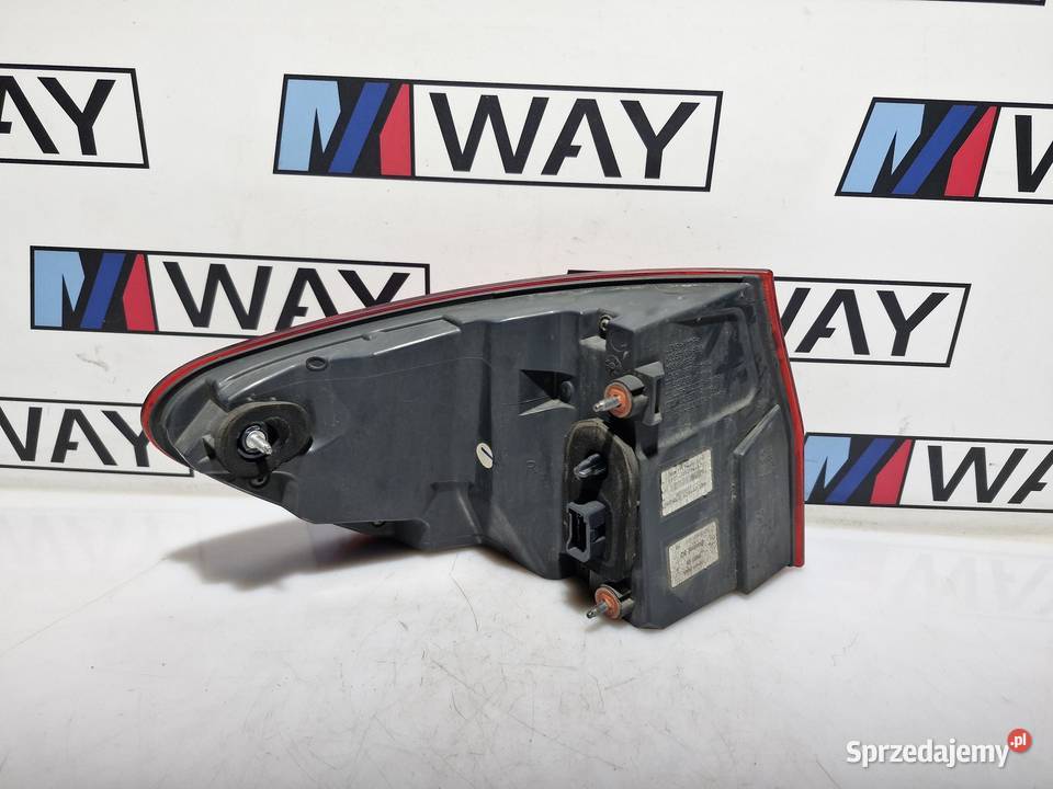 BMW F11 LAMPA PRAWA TYŁ TYLNIA 7203233 Lampy tylne sprzedam