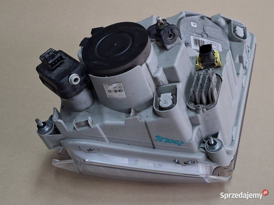 VOLVO FL EURO 6 FE REFLEKTOR PRAWY ORYGINAŁ LED Lampy przednie sprzedam