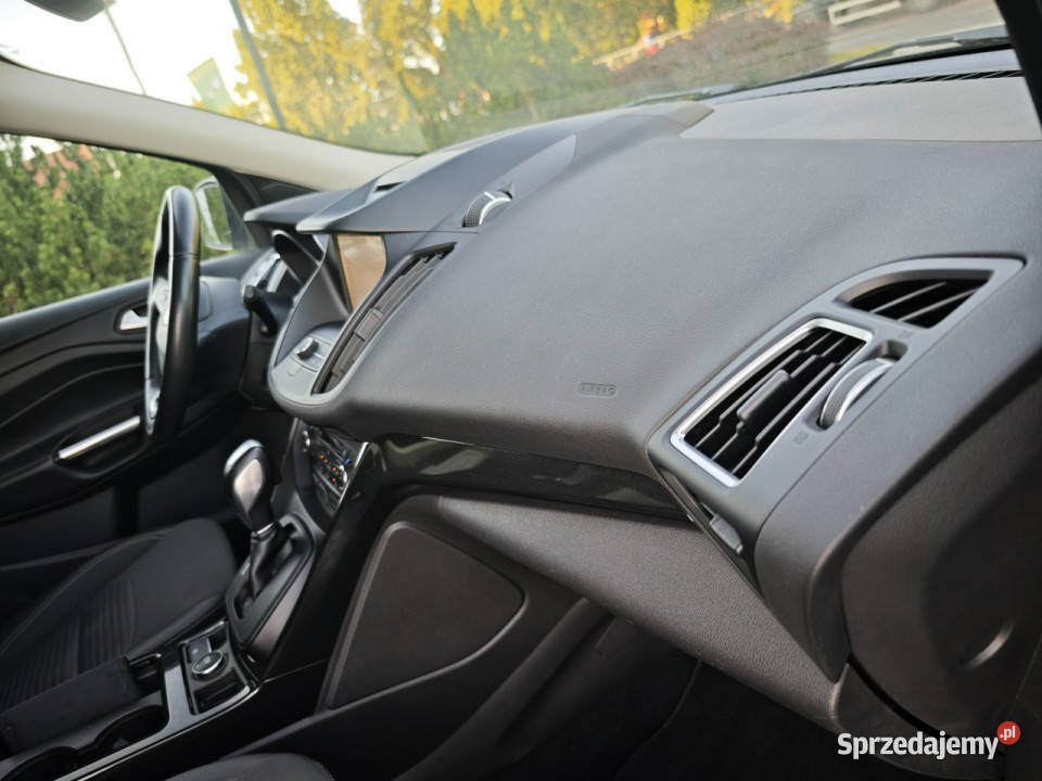 Ford Kuga II 2012 lakier metallic Sadlno