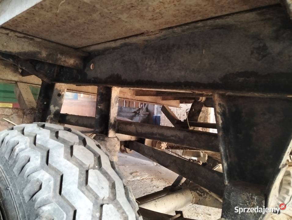 Sprzedam przyczepę i rozrzutnik nieuszkodzony Ostrów