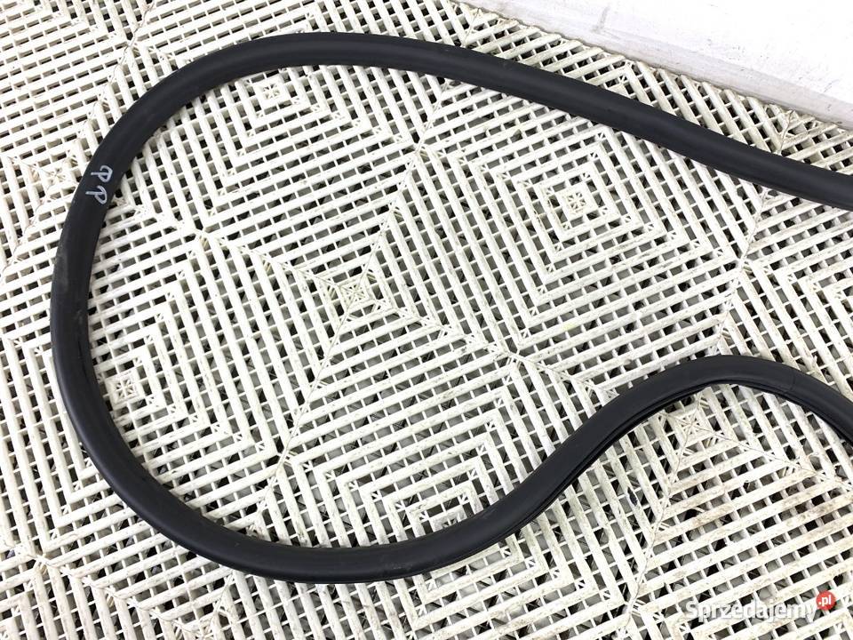 USZCZELKA DRZWI PRZÓD PRAWA AUDI A8 D5