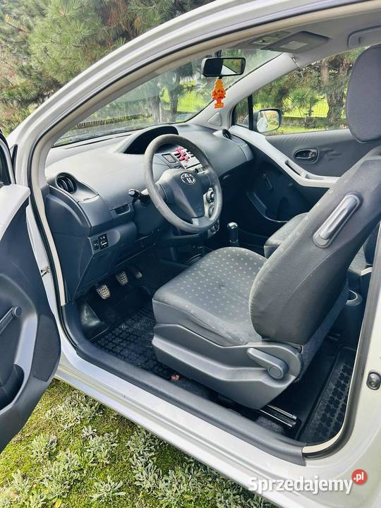 Toyota Yaris 10 benzyna 2008 Rok produkcji 2008 Łódź