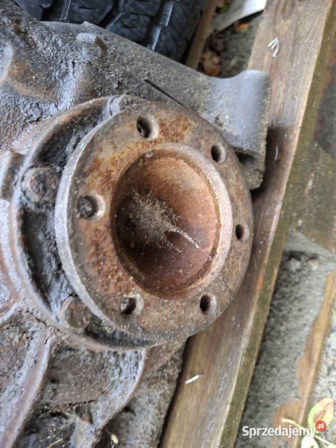 Bmw e32 dyfer most 730 v8 Rumia