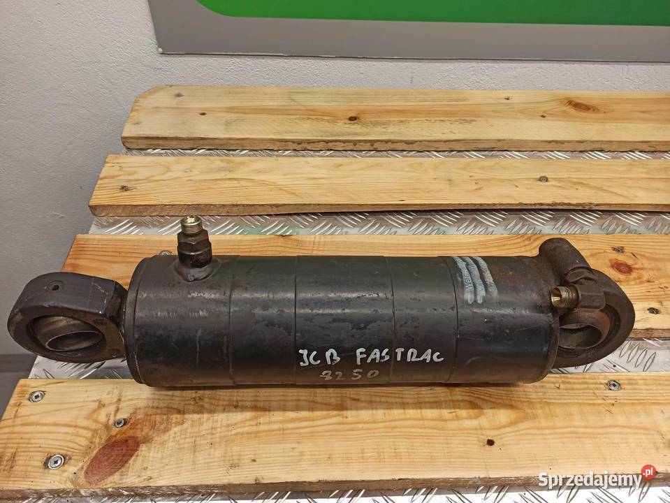 Siłownik tylnego tuza JCB Fastrac 8250 90321023 wielkopolskie Wilkowo sprzedam