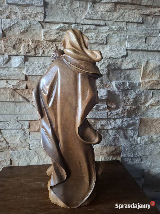Rzeźba z drewna Matka Boża z Dzieciątkiem Lubień