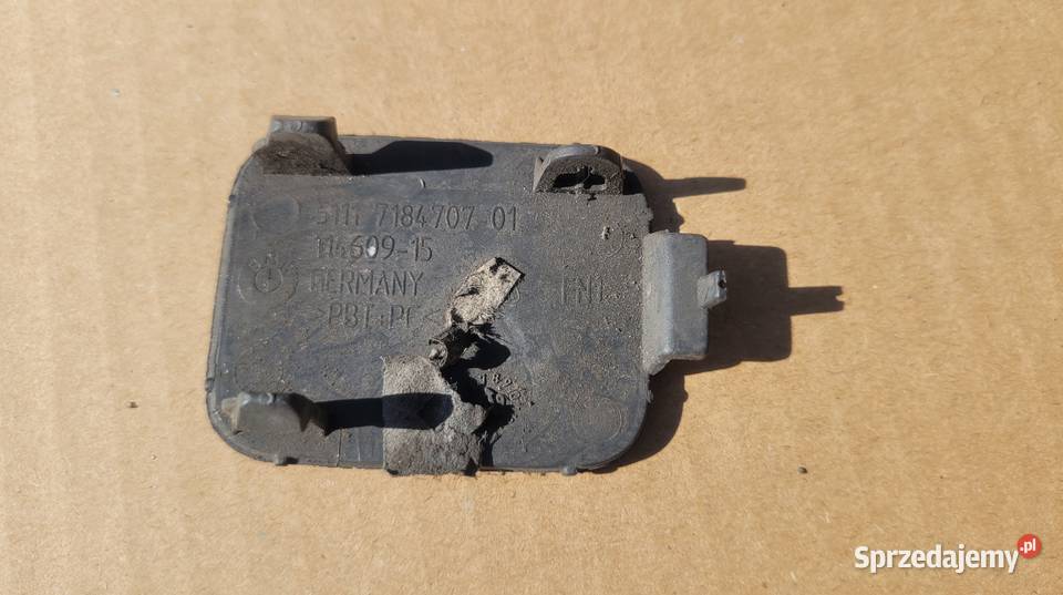 BMW 5 E60 E61 LIFT ZAŚLEPKA HAK ZDERZAK PRAWY