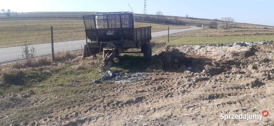 Rozrzutnik ruski rosyjski przyczepa objetosciowa Wieprz