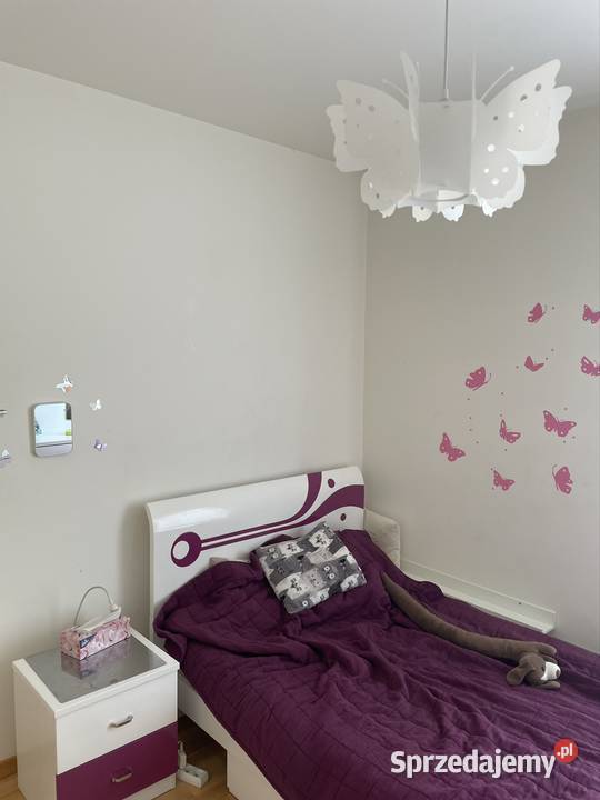 Piękny komplet mebli dziewczynki w stanie Izabelin B