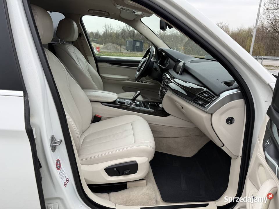 X5 30D gniazdo USB Myślenice sprzedam