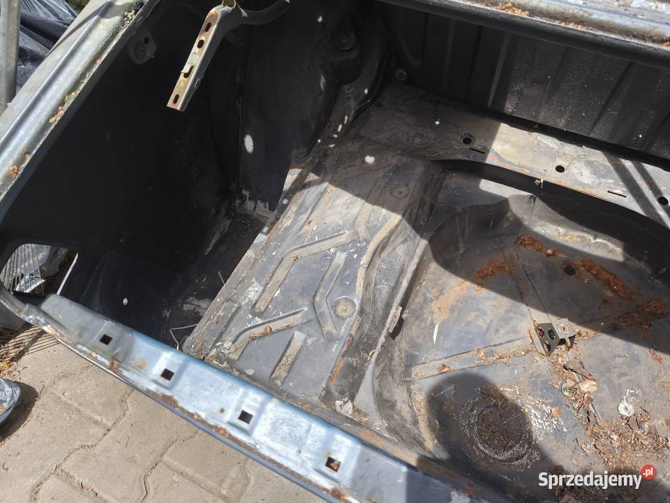 Tył ćwiartka Mercedes W201 190 190tka Lublin