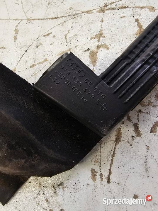 USZCZELKA DRZWI LEWY TYŁ AUDI A5 8T 8T8839479E śląskie Przystajń