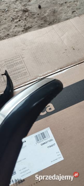 Listwy chromowane pod lampy Mercedes w 123 Pozostałe Tarnów