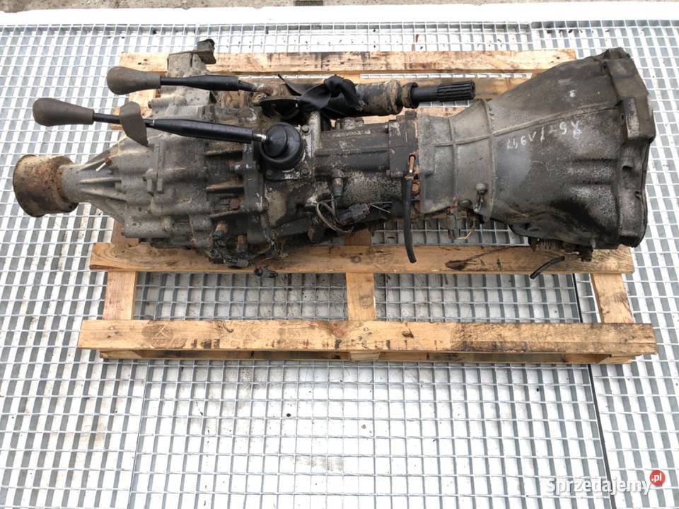 SKRZYNIA BIEGÓW NISSAN TERRANO II 3210135G40 24