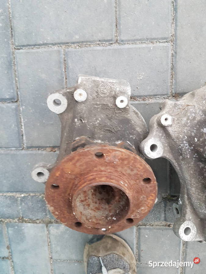 BMW E60 E61 535D PIASTA PRZOD ZWROTNICA PRZOD Turek