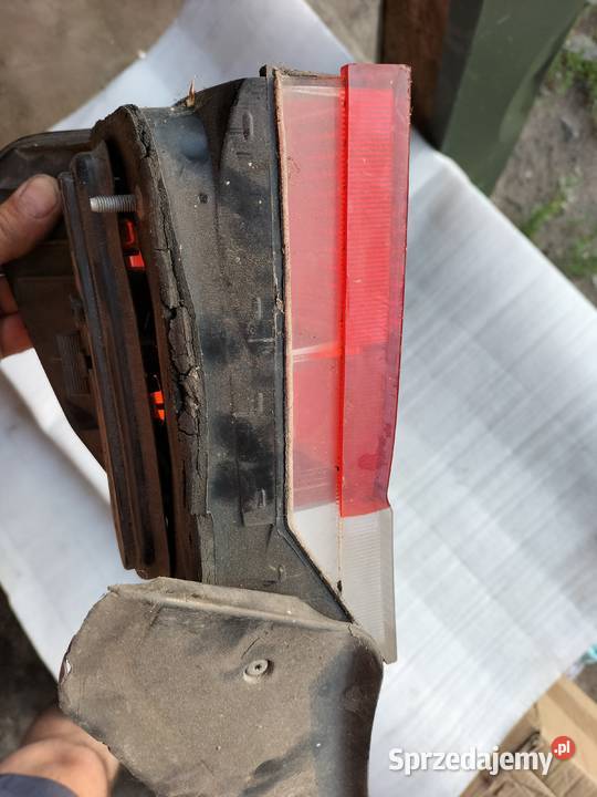 BMW E39 KOMBI LAMPA TYŁ TYLNA LEWA Kamień-Kolonia