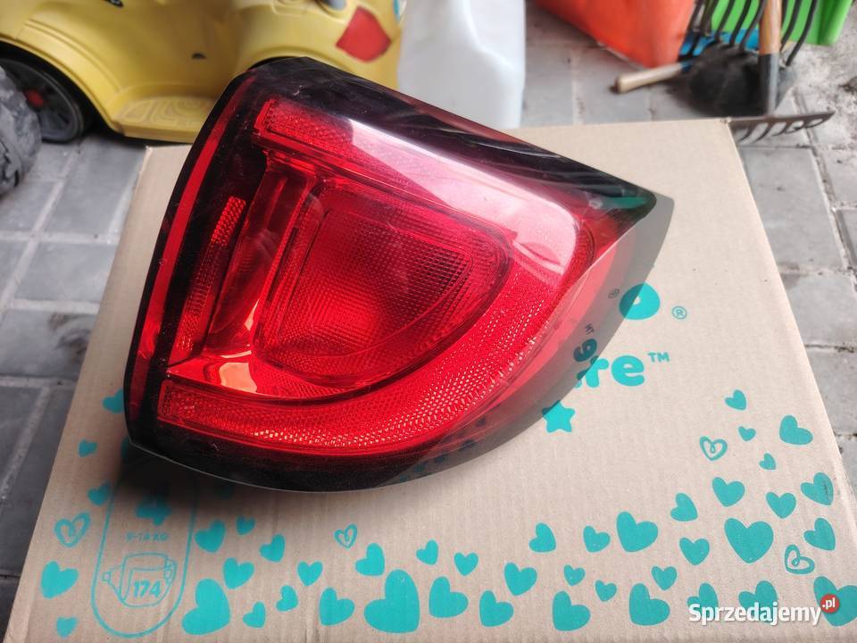 Prawa lampa tył 68229028ad Chrysler Pacifica Rok produkcji 2017 Książenice