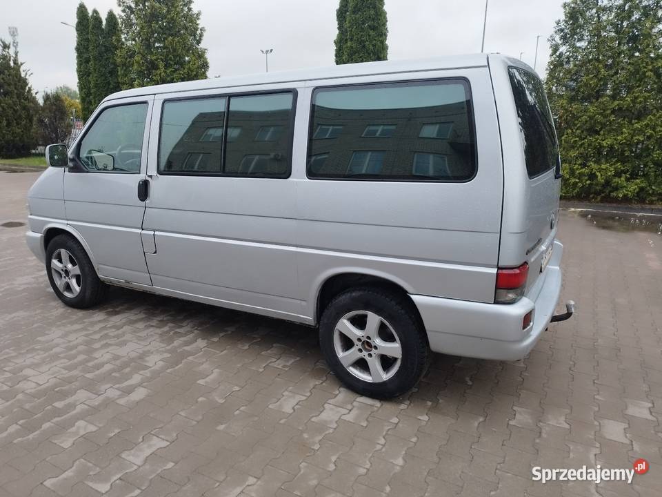 Volkswagen caravele 25 151 8 osob hak