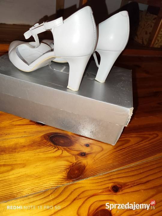 perłowe klasyczne wysokie szpilki firmy Kotyl Szczecin sprzedam