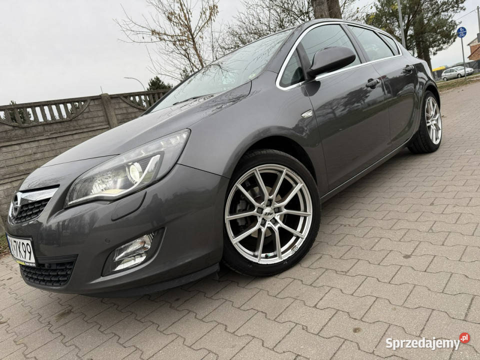 Opel Astra Opel Astra J 14T 2010r Cosmo Xenon