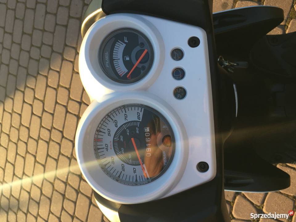 YAMAHA AEROX 50 LIMITED EDITION Kampinos