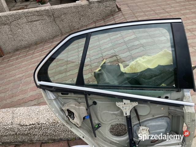 Szyba drzwi tylnych prawych jetta podkarpackie Rzeszów sprzedam