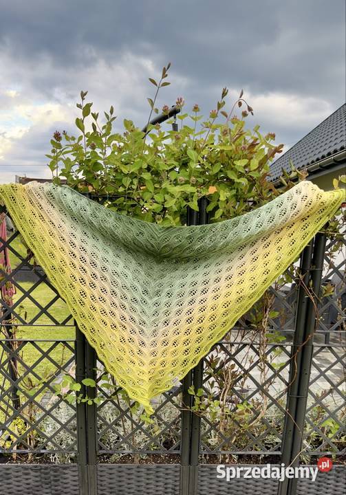 Chusta szydełkowa Królowa Górna