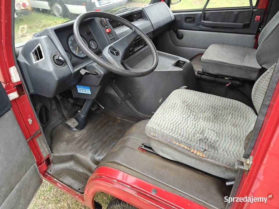 Mercedes MB100 24d silnik pali uszkodzona furgon