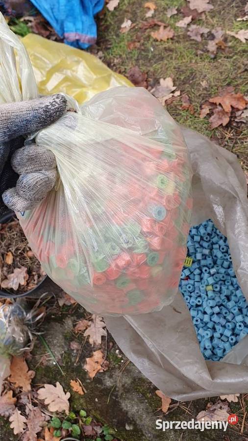 Plastikowe małe nasadki różne kolory 2 worki Warszawa