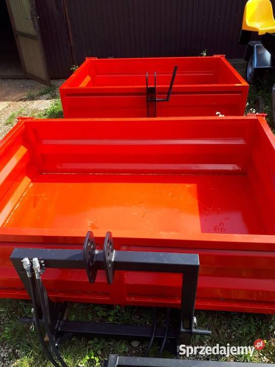 Skrzynia transportowa z kiprem hydraulicznym