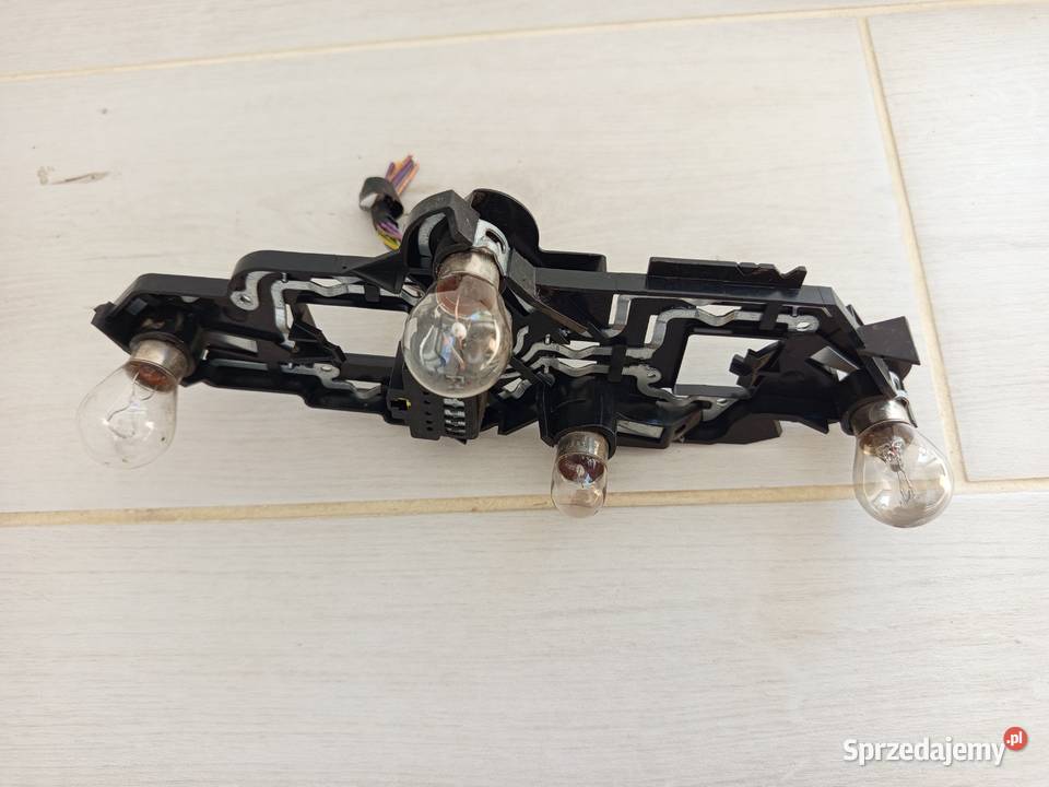 Peugeot 307 HB 04r wkład lampy tylnej tył lewy Kłodawa