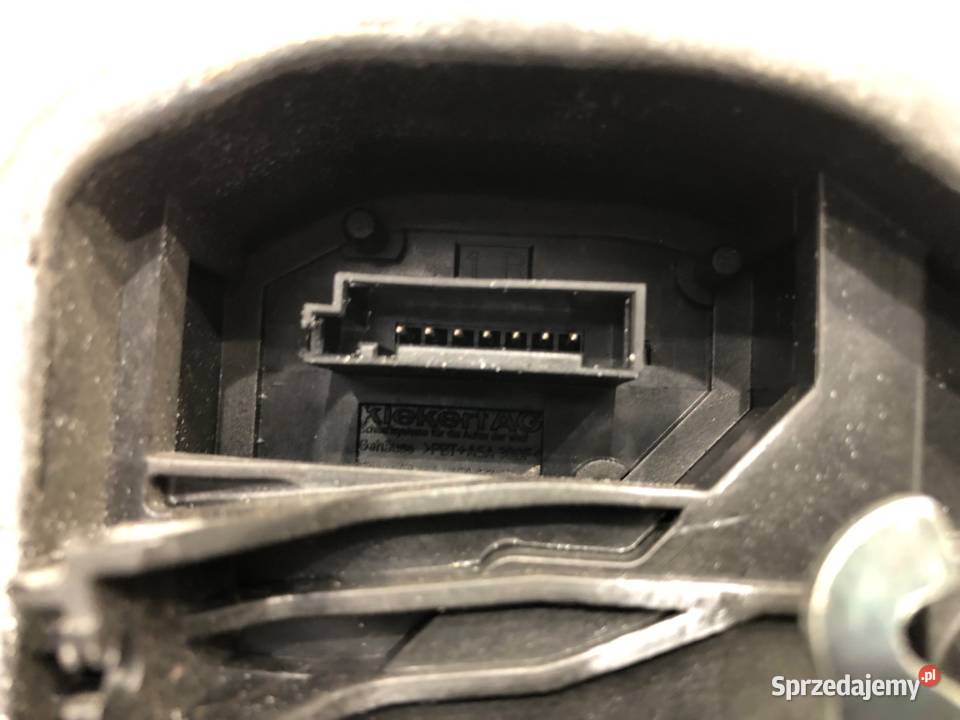 ZAMEK DRZWI PRAWY PRZÓD BMW E87 Hatchback