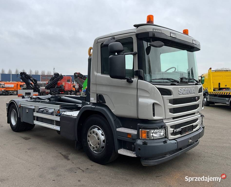 Hakowiec 2 osiowy Scania P280