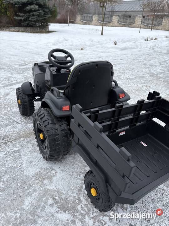 traktor na akumulator Titanium Z z przyczepą