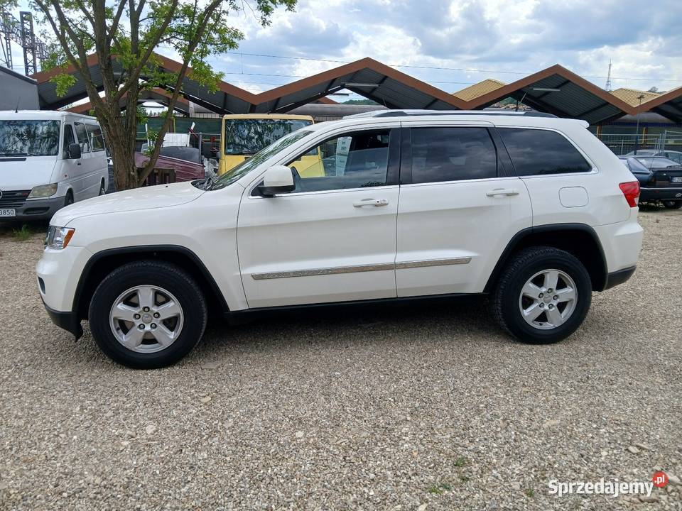 Jeep grand cherokee wk2 36 ładny zarejestrowany biały Przemyśl sprzedam