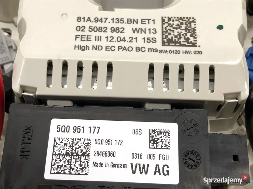 LAMPA SUFITOWA AUDI Q3 II 81A947135BN SUV podkarpackie