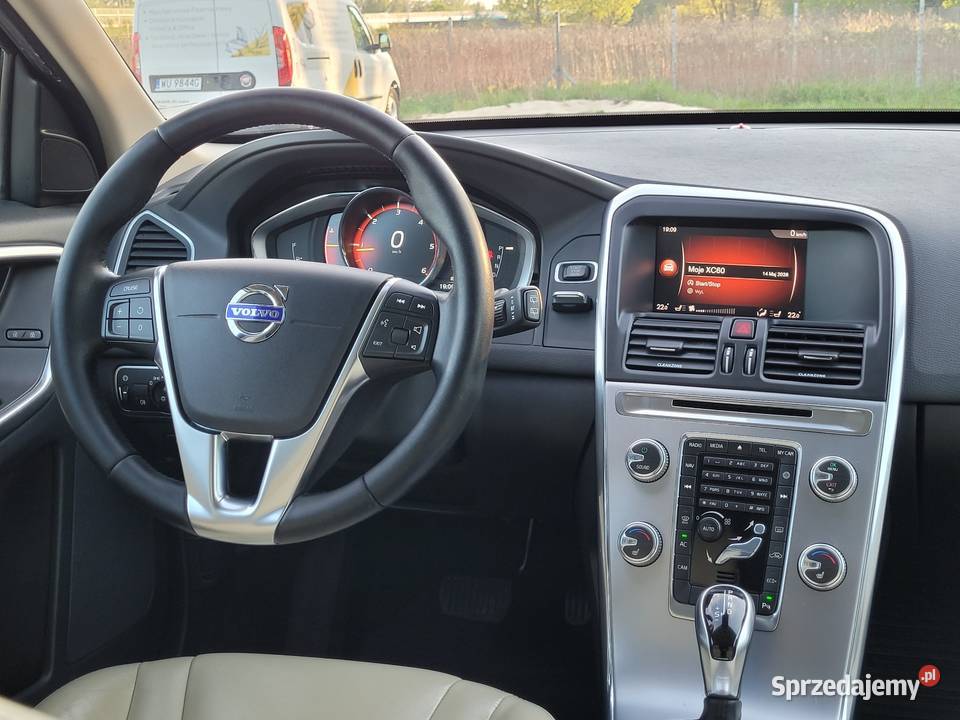 Volvo XC60 D4 Summum Salon Polska Serwis ASO Warszawa sprzedam