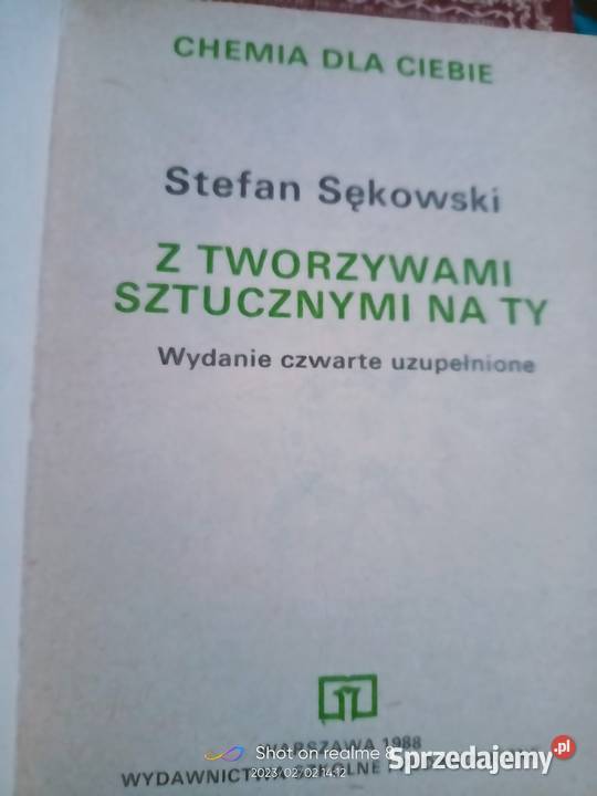 Z tworzywami sztucznymi na ty Sękowski książki chemia, biochemia Książki naukowe i popularnonaukowe