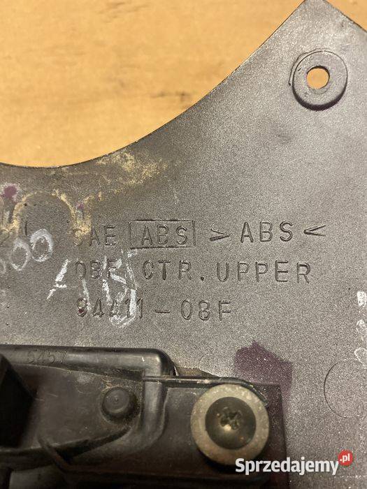 Suzuki GSXF 600 owiewka łącznik B928 Pozostałe Poznań