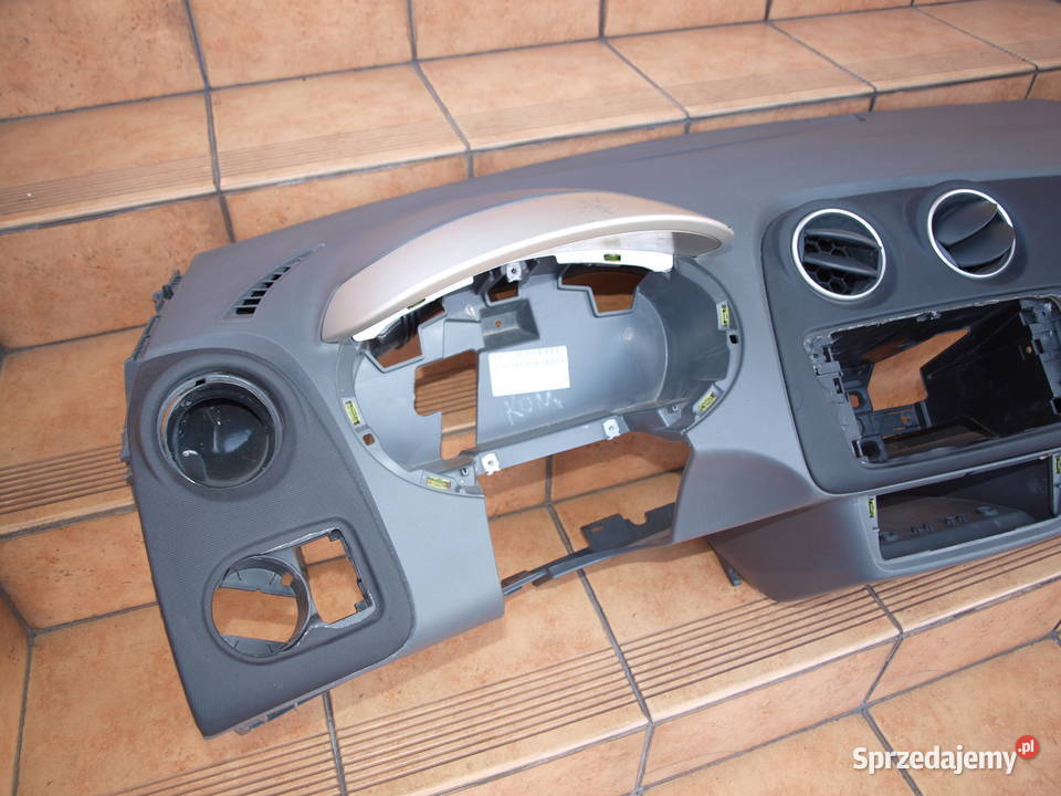 Seat ibiza konsola deska rozdzielcza 2008 2016r osobowe Wyposażenie wnętrza Kalisz sprzedam