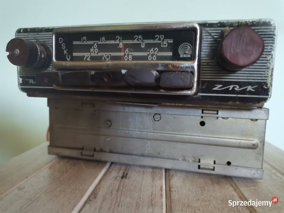 Radio samochodowe Unitra ZRK Raid z czasów PRLu