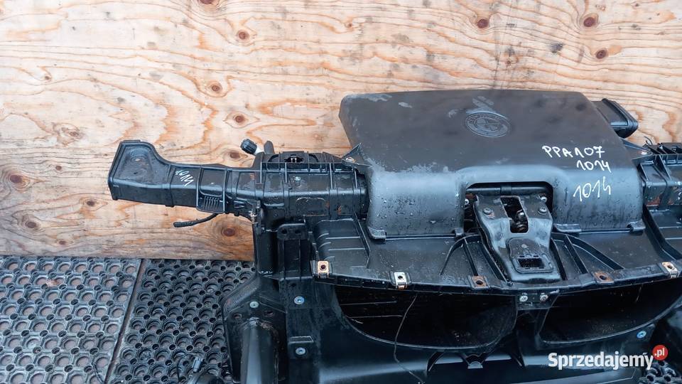 BMW E87 LIFT BENZYNA PAS PRZEDNI KOMPLET wielkopolskie Zbierkowo