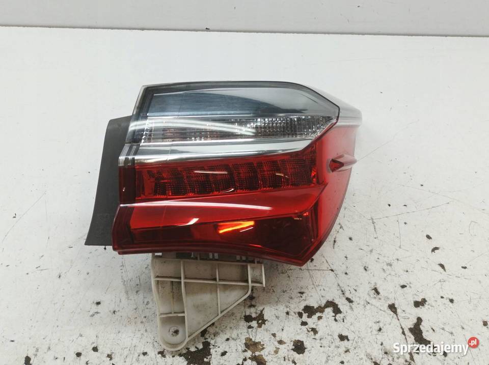 LAMPA TYŁ PRAWA EU E16 E17 E18 SEDAN 8155002A80 Rok produkcji 2019