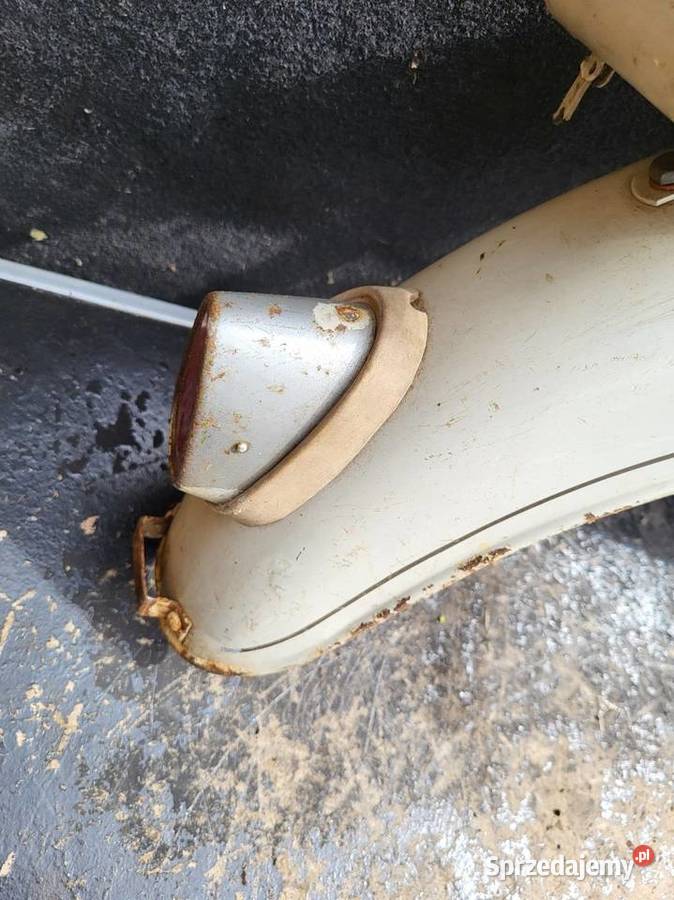 BŁOTNIK TYŁ LAMPA BAGAŻNIK MOPED VICTORIA Rybnik