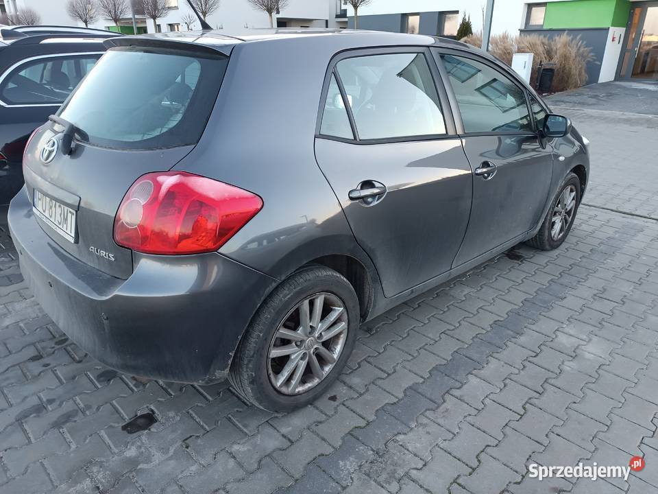 Toyota Auris 2009 16 benzyna 132 Zarejestrowany w Polsce Poznań