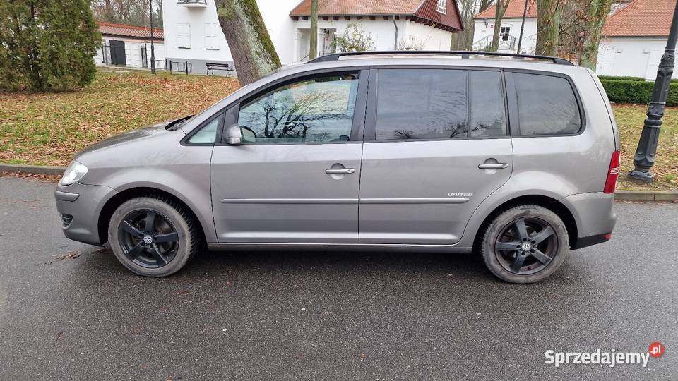 Volkswagen touran 16 mpi gaz centralny zamek Touran łódzkie Kutno