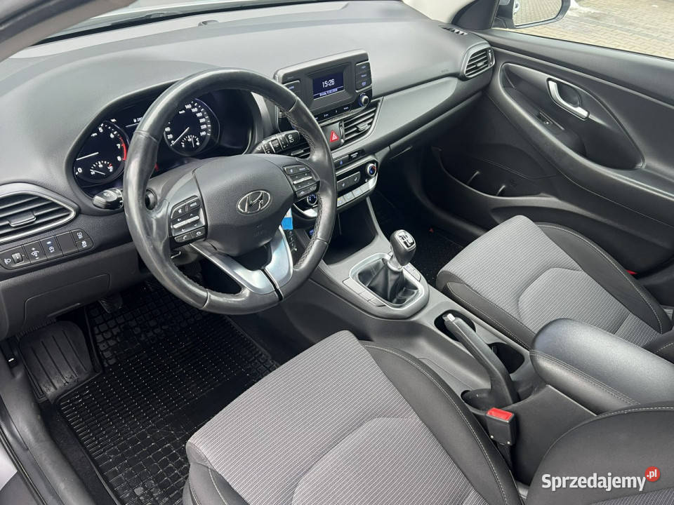 Hyundai i30 15DPI 110 Modern Czujniki Przód Tył światła LED