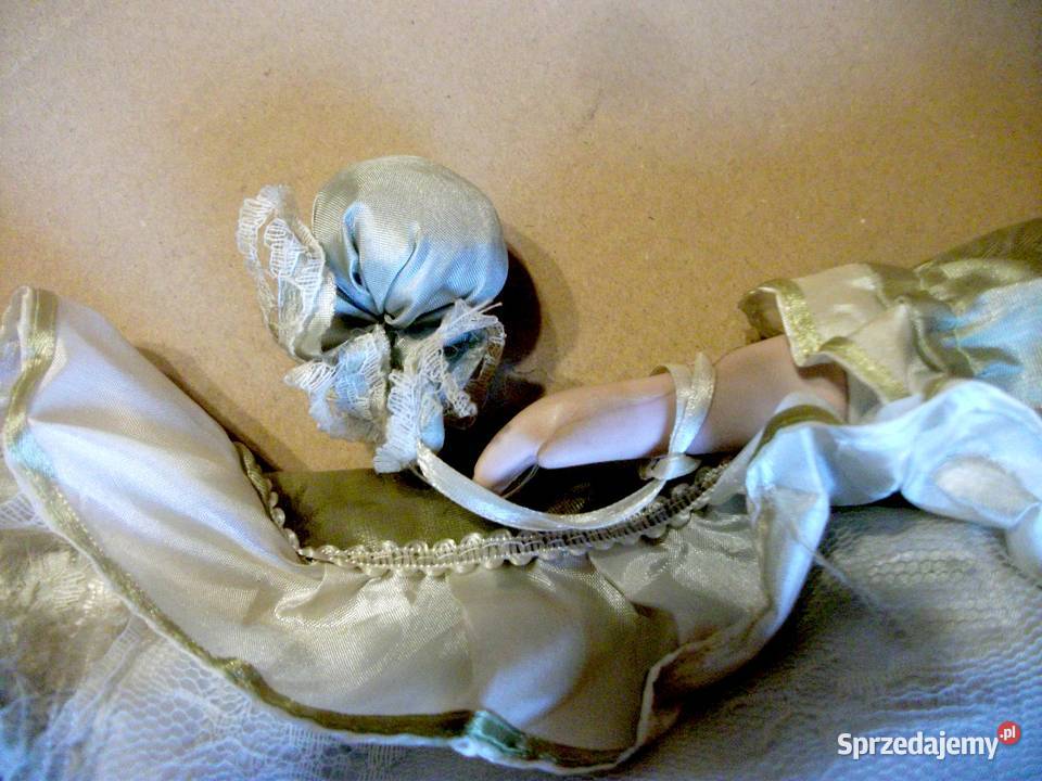 Stara Lalka Zabawka Kolekcja Antyki Ciasna