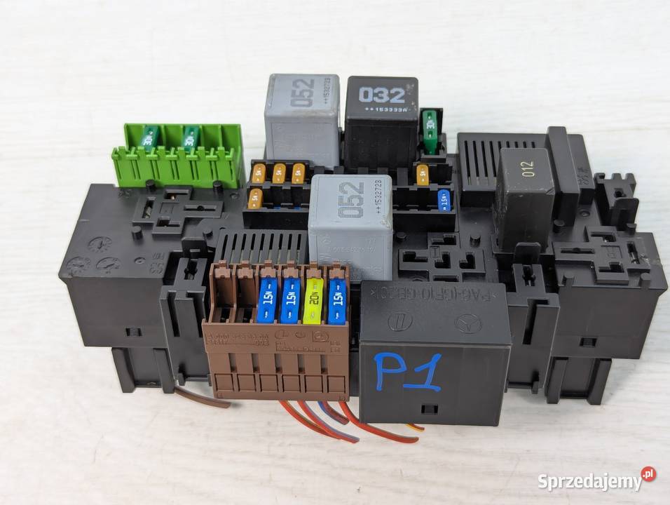 SKRZYNKA BEZPIECZNIKÓW MODUŁ MERCEDES C 200 osobowe Białystok