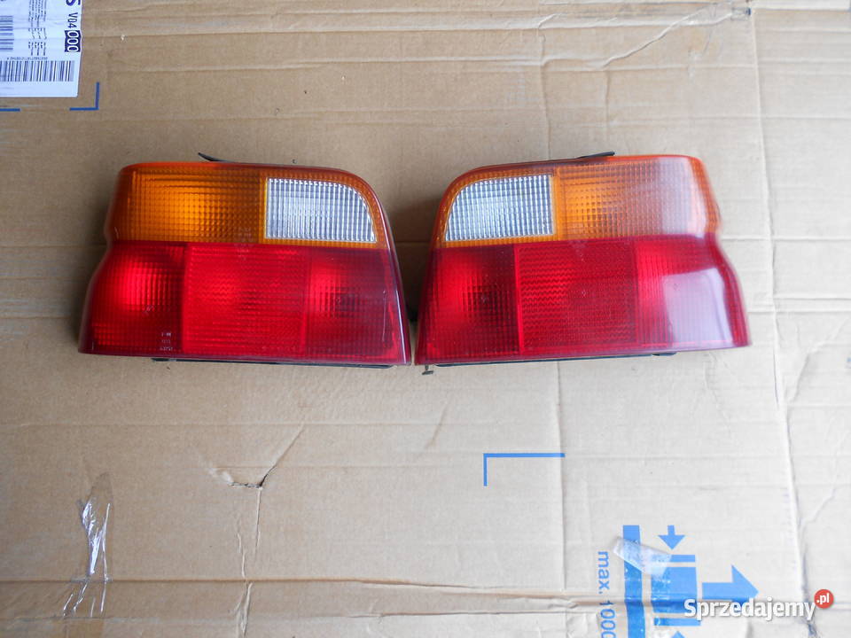 Ford Orion Escort lampy tył oryginalne Ślesin sprzedam