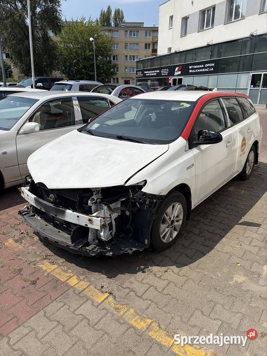 Toyota Auris hybryda i gaz uszkodzony Warszawa sprzedam